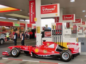 Shell V-Power: Just another day at a Shell station with Sebastian Vettel
